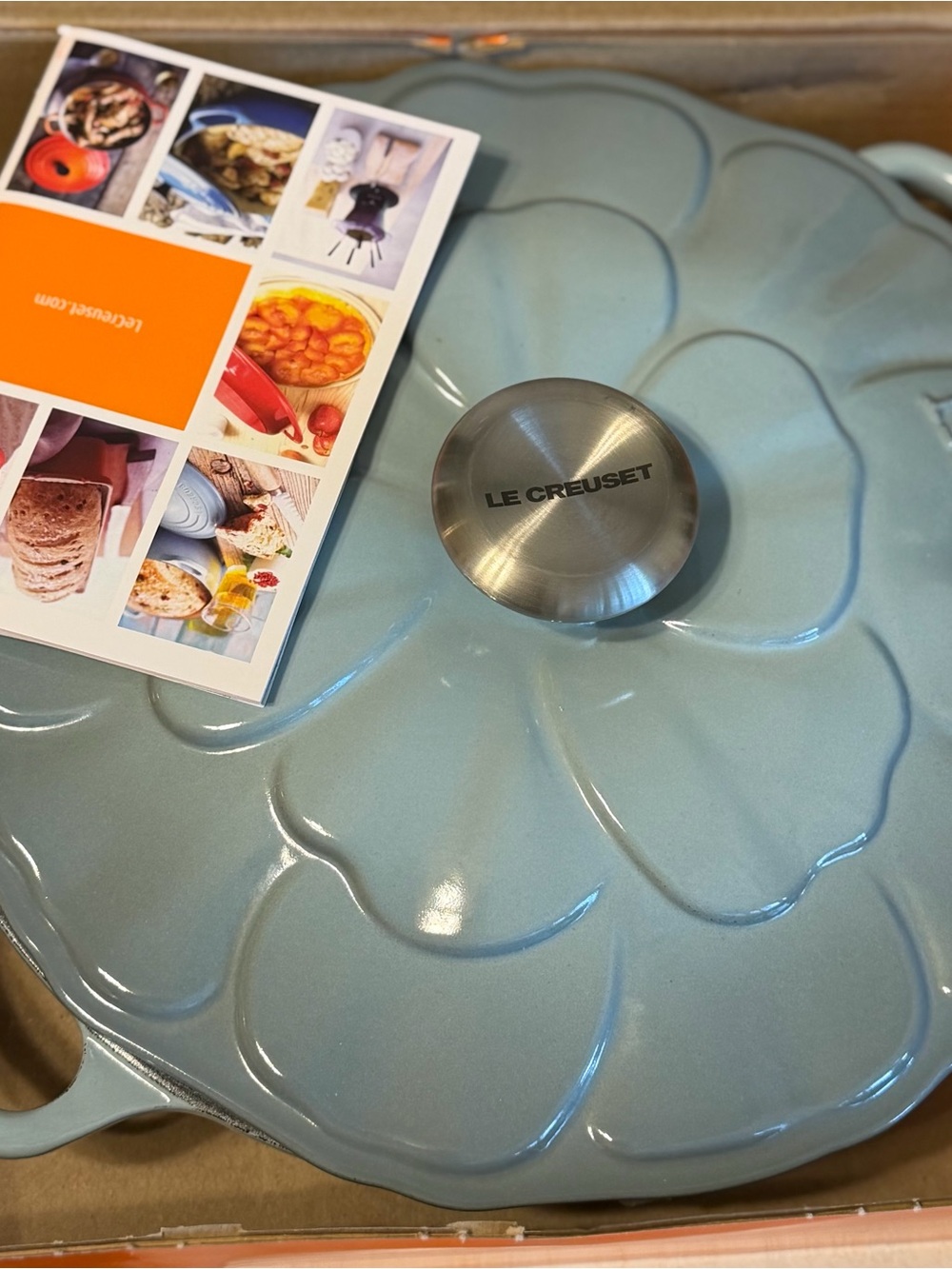 Le Creuset Sea Salt Petal Braiser NWT  2.25 Quart